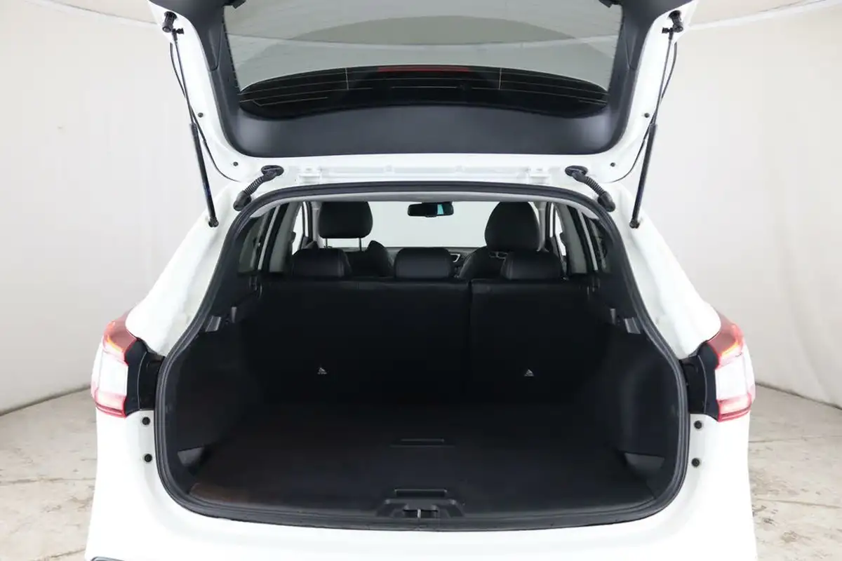 2021-nissan-qashqai-13-dig-t-n-motion-140ps-big-11