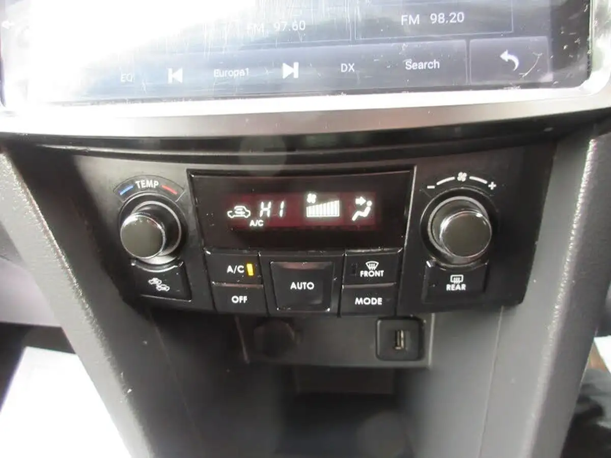 2012-suzuki-swift-12-sz4-3d-big-12
