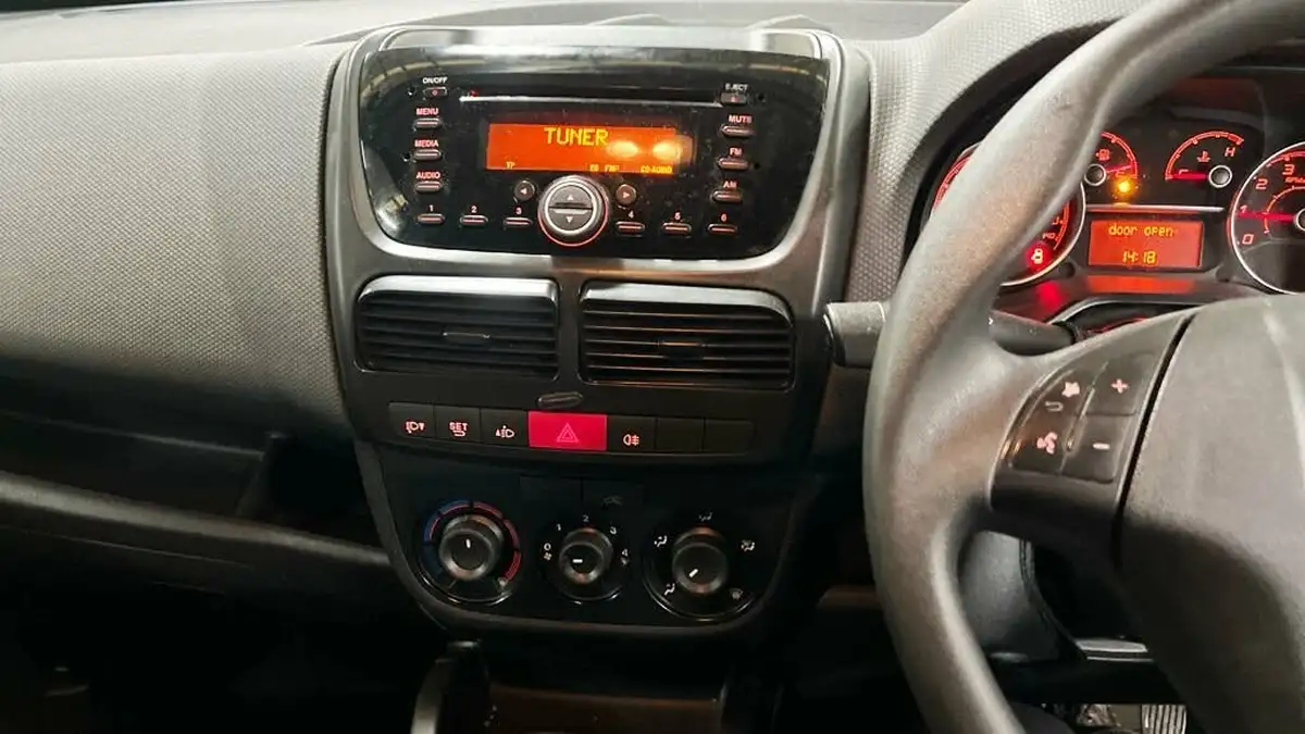 2015-fiat-doblo-cargo-16td-105eu-v-l1-refrigerated-van-big-5