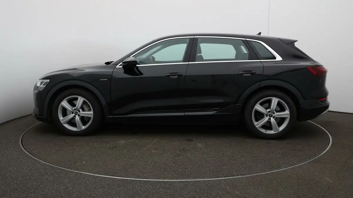 2021-audi-e-tron-55e-technik-station-wagon-big-54