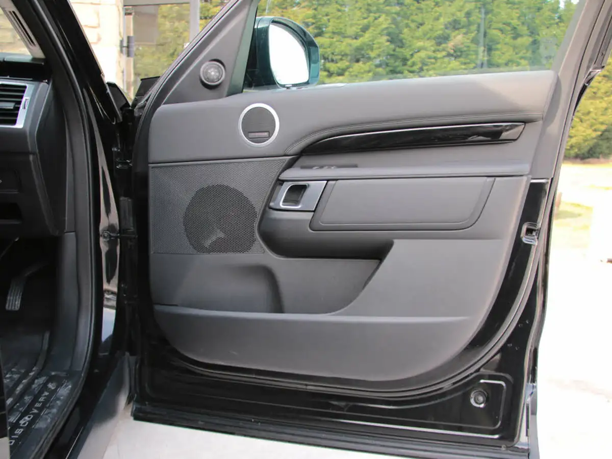2021-land-rover-discovery-30-d300-commercial-se-big-48
