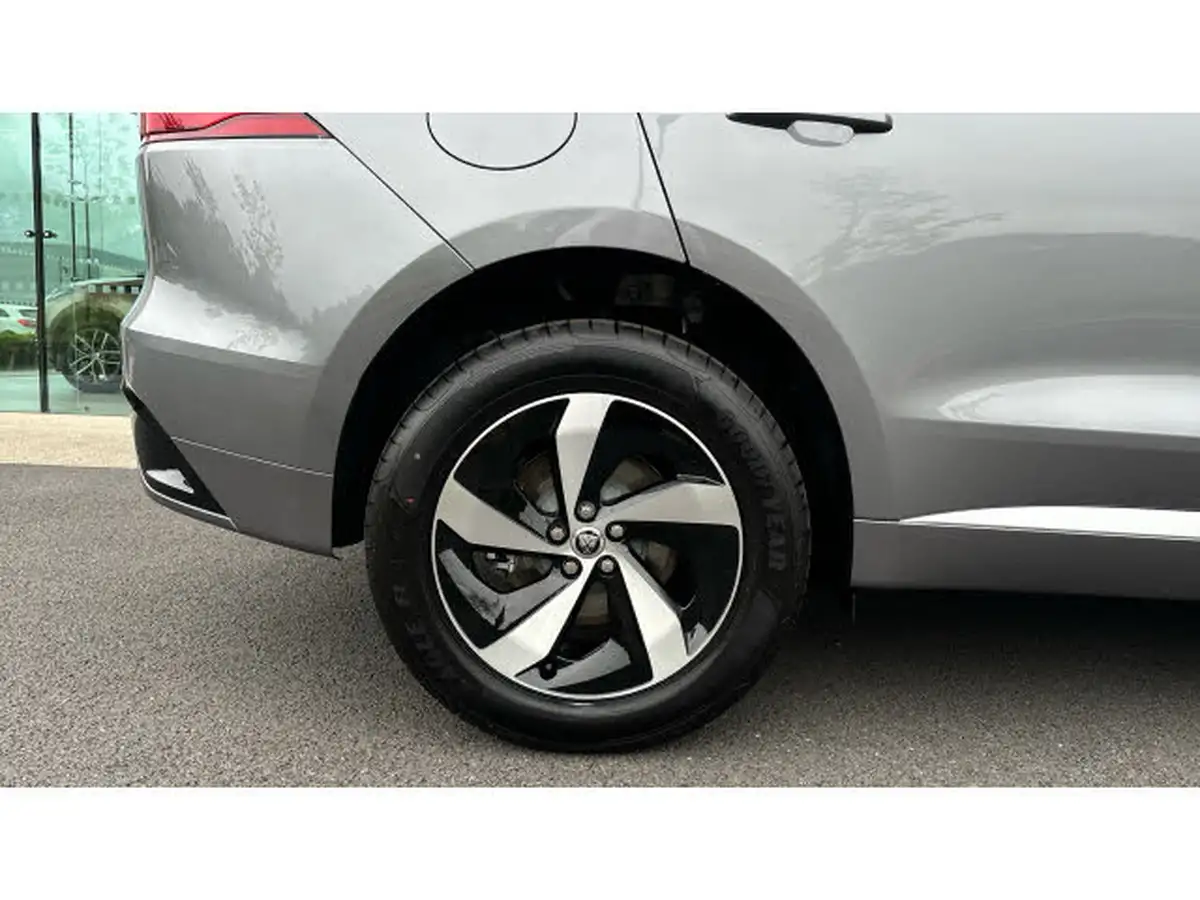 2024-jaguar-f-pace-20-d200-r-dynamic-s-big-7