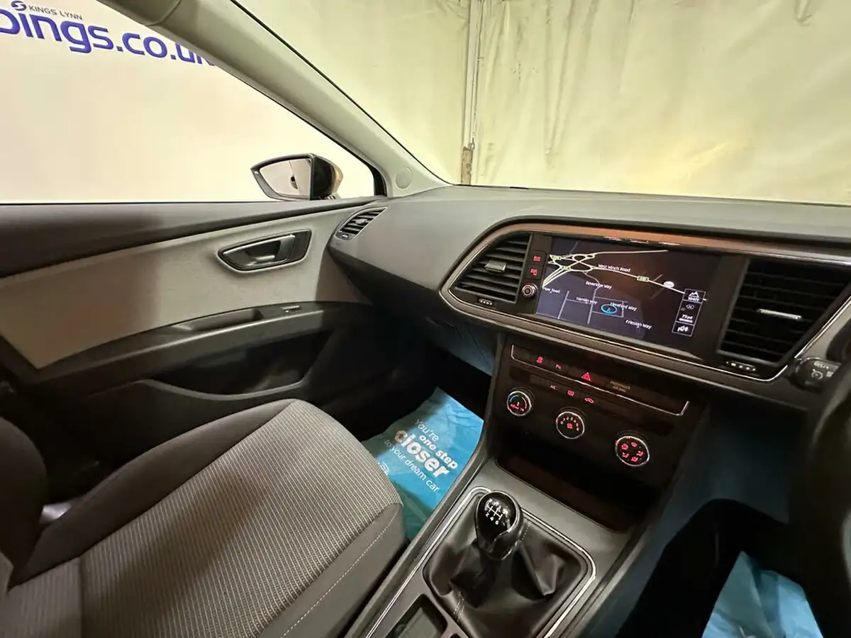 2019-seat-leon-15-tsi-evo-se-dynamic-hatchback-big-15