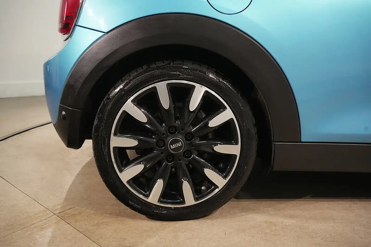 2019-mini-cooper-15-cooper-exclusive-134bhp-hatchback-3d-big-17