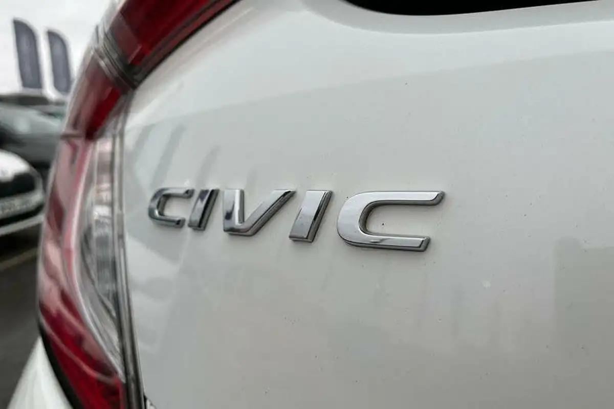2018-honda-civic-10-vtec-turbo-sport-line-big-38