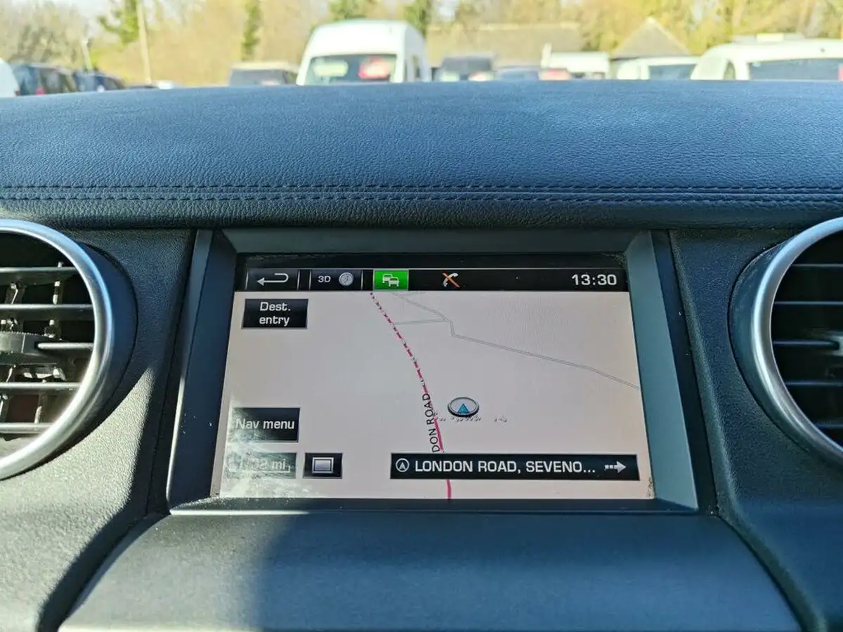 2016-land-rover-discovery-30-sd-v6-se-big-25