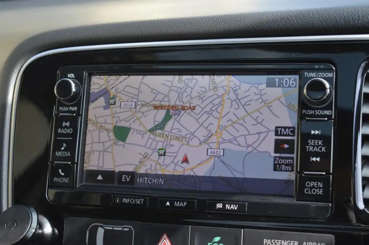 2017-mitsubishi-outlander-20-4hs-phev-5st-big-25