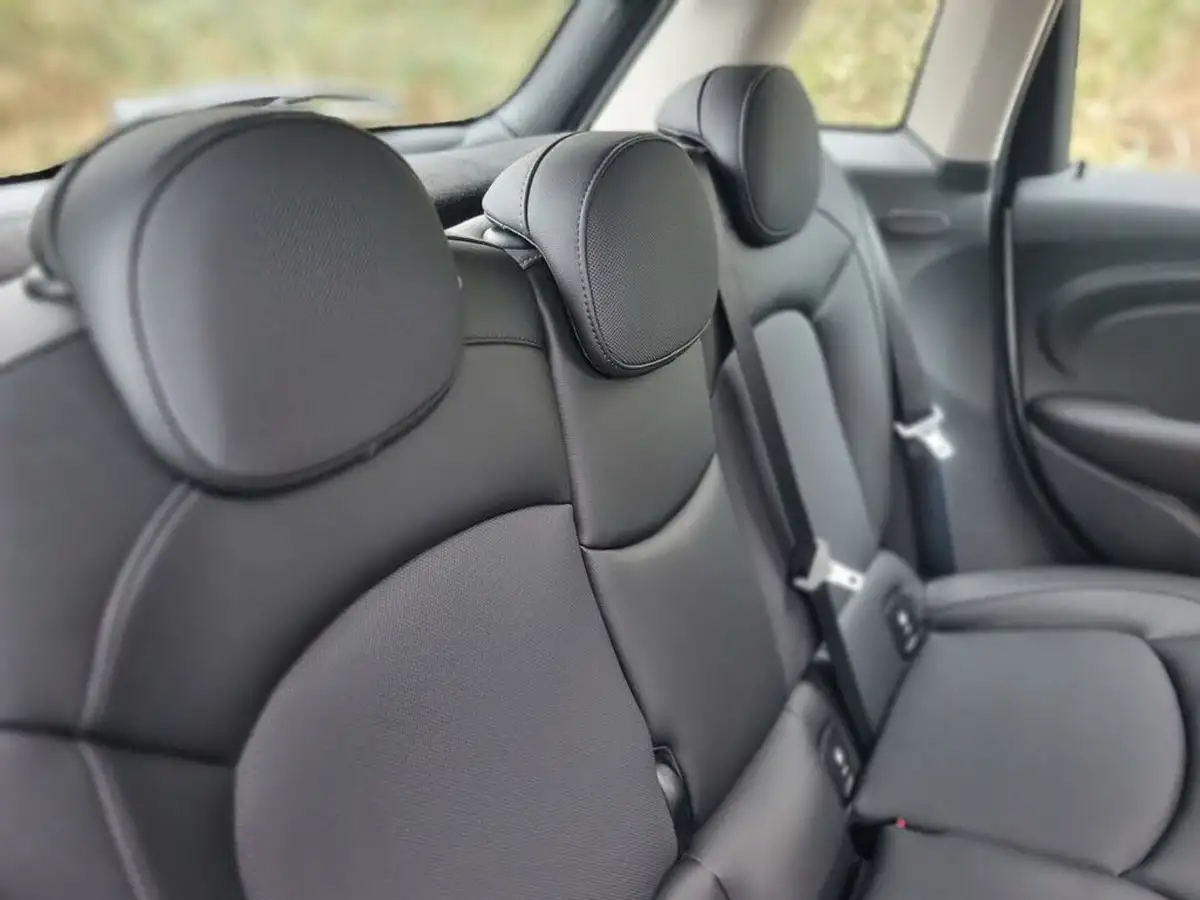 2020-mini-countryman-15-cooper-classic-big-32