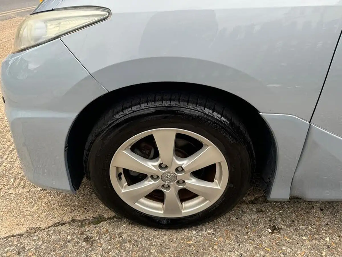 2010-toyota-estima-hybrid-24i-big-36