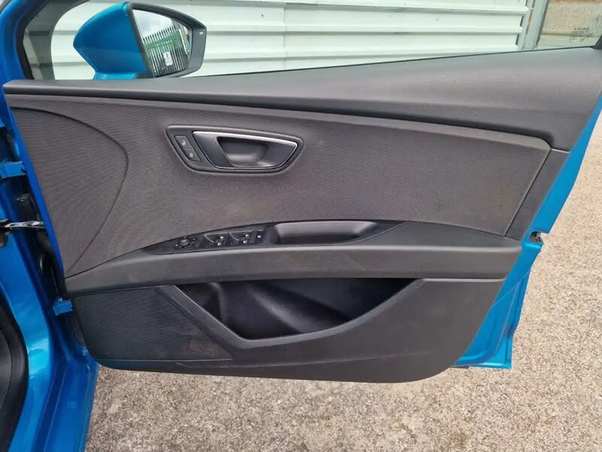 2014-seat-leon-16tdi-se-tech-pack-110ps-ss-ecomotive-sports-tourer-5d-big-33