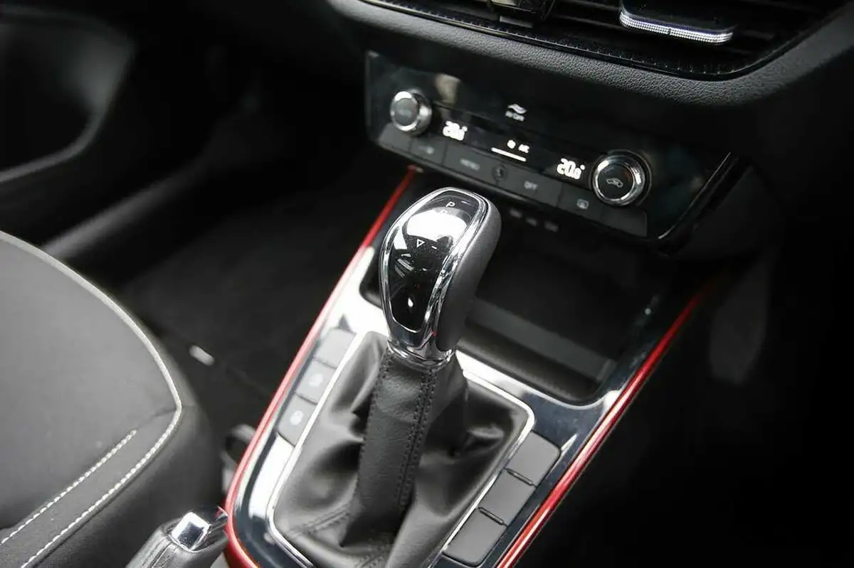 2024-skoda-fabia-10-tsi-monte-carlo-110ps-dsg-big-16