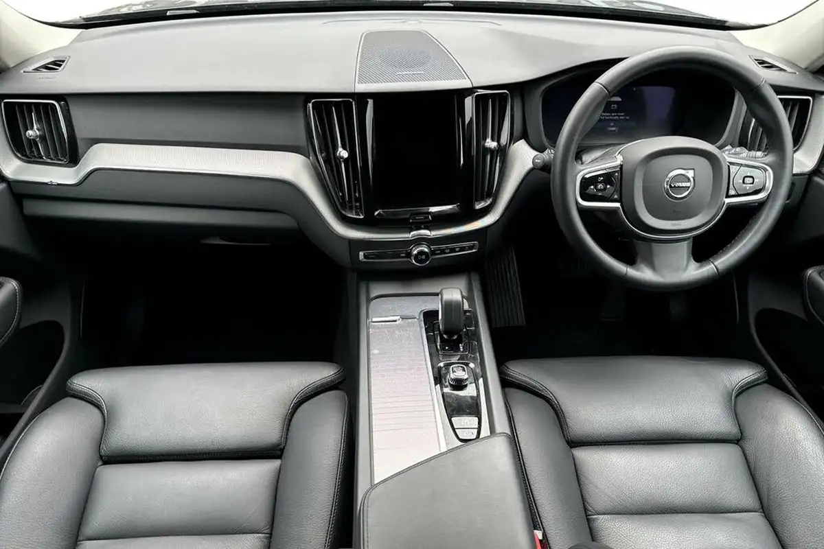 2022-volvo-xc60-20td-b4-plus-big-5