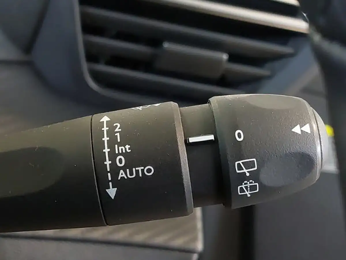 2024-peugeot-208-12-puretech-allure-big-18