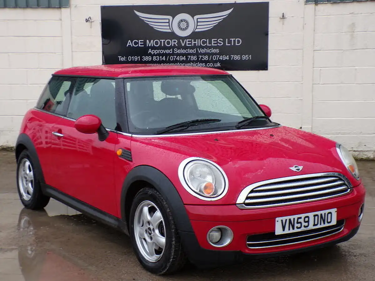 2009-mini-cooper-16-cooper-120bhp-hatchback-3d-big-0