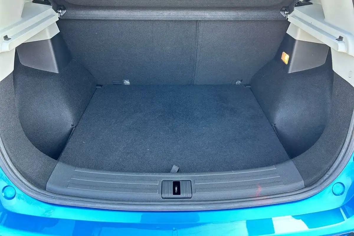 2022-mg-zs-suv-e-trophy-ev-156ps-long-range-big-19