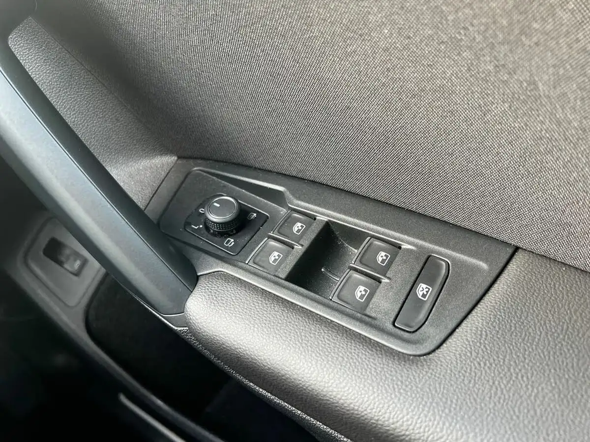2022-volkswagen-tiguan-20-tsi-elegance-big-21