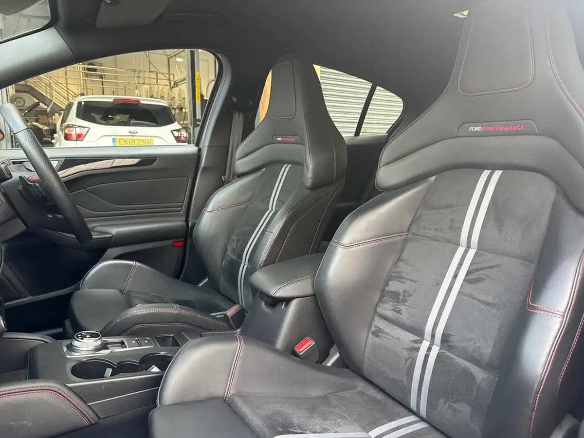2022-ford-focus-23t-st-hatchback-auto-big-12