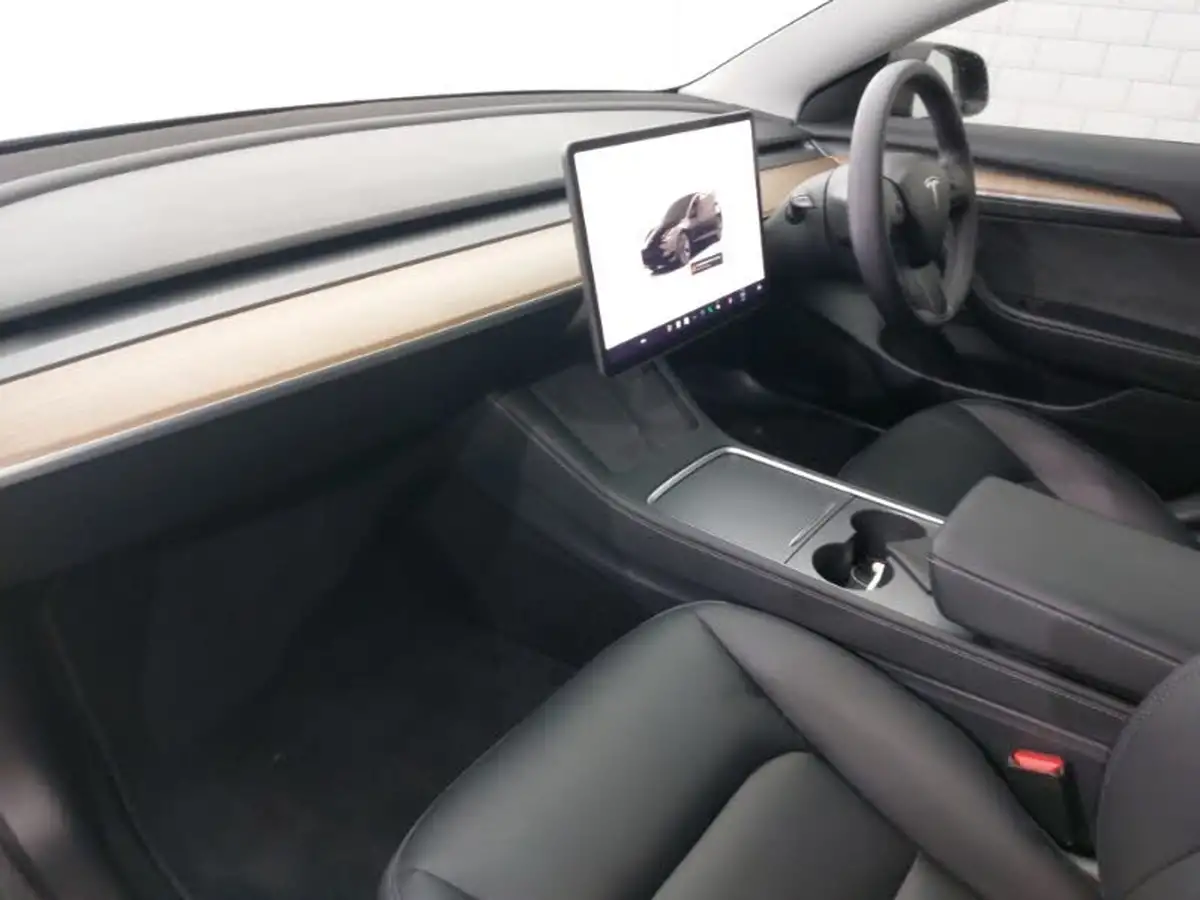 2022-tesla-model-3-e-rwd-big-4