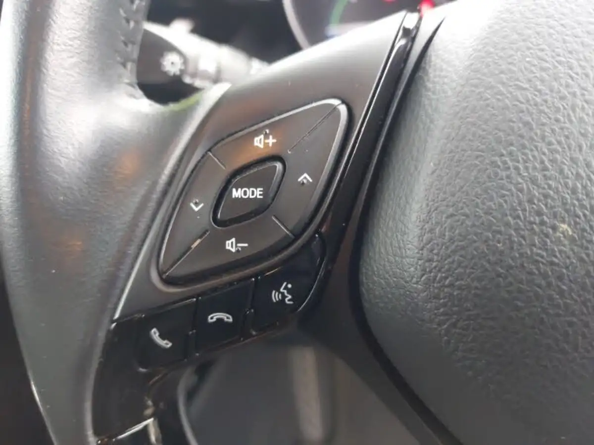 2021-toyota-c-hr-18-vvt-i-design-big-15