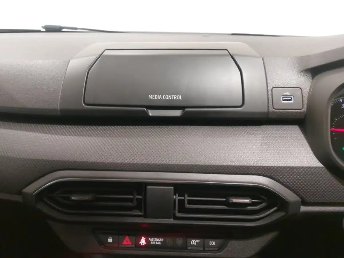 2022-dacia-jogger-10-tce-essential-big-10