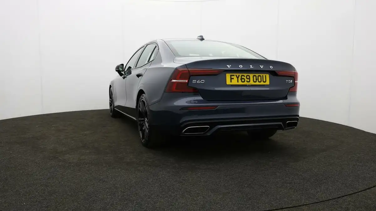 2019-volvo-s60-20-t5-r-design-edition-big-23