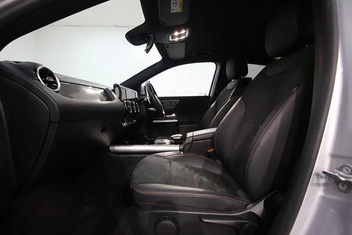 2020-mercedes-benz-gla-class-13-gla-200-amg-line-big-23