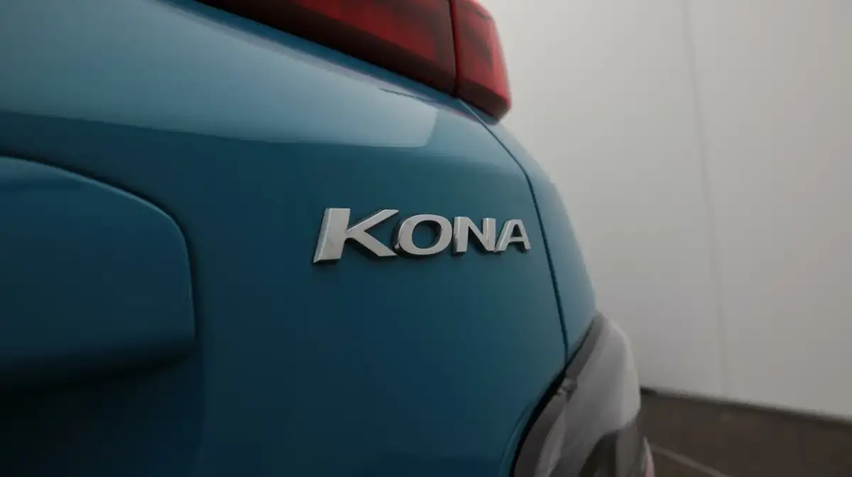 2022-hyundai-kona-16-gdi-premium-big-23