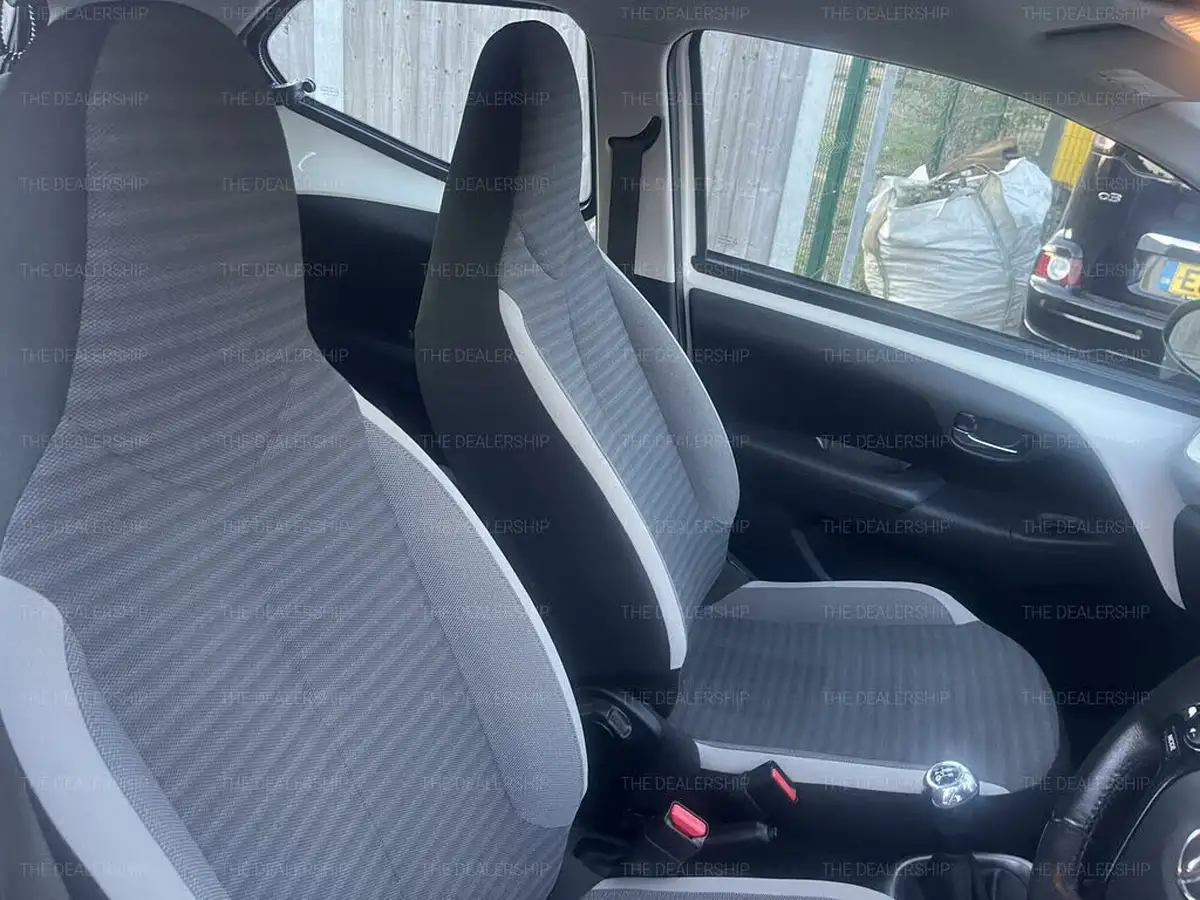 2019-toyota-aygo-10-vvt-i-x-play-big-12