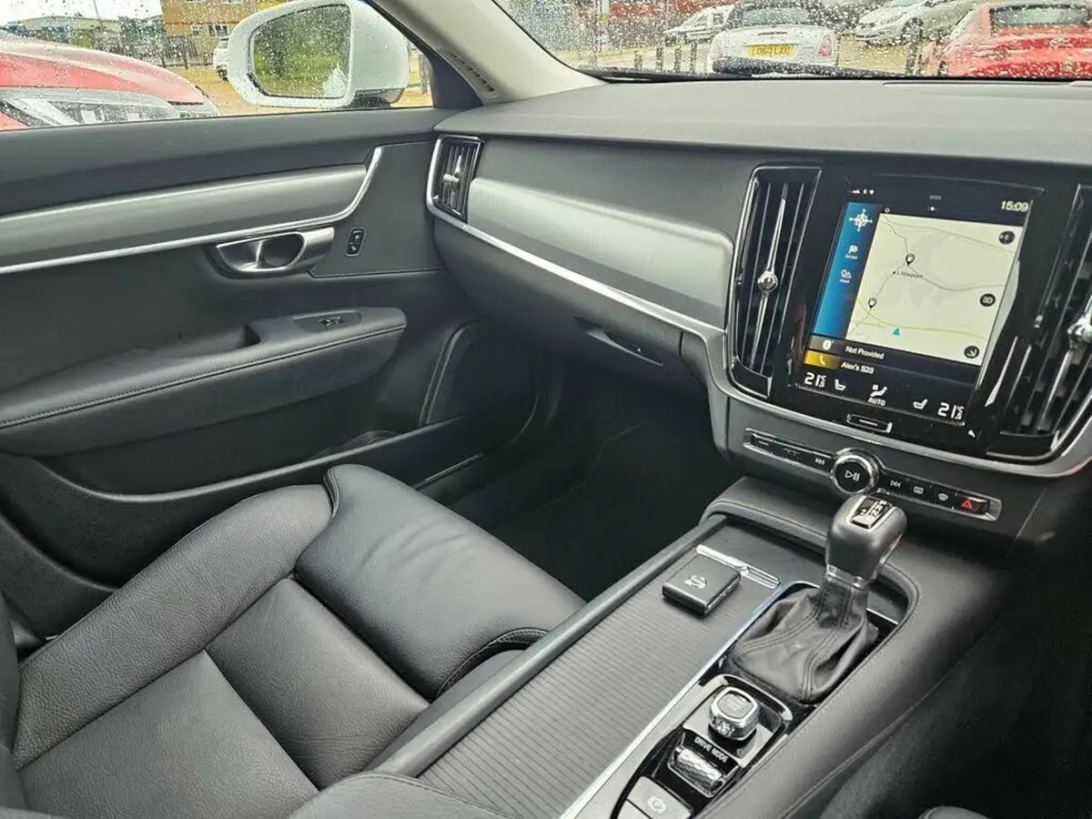 2019-volvo-v90-20td-d4-momentum-plus-big-25
