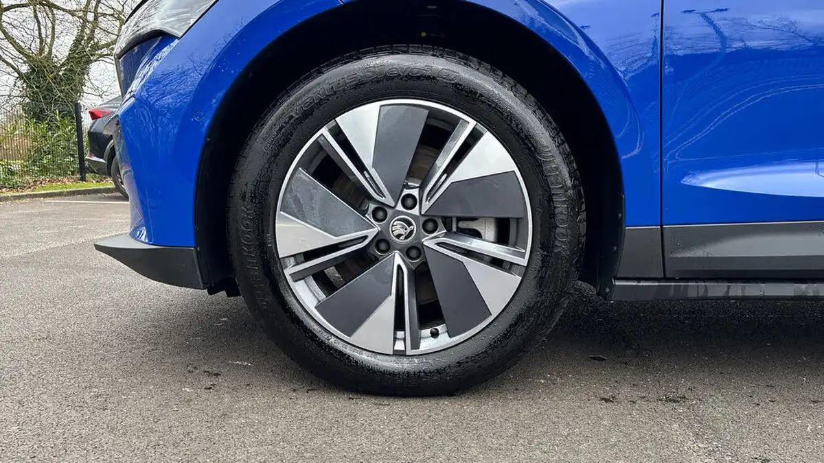 2023-skoda-enyaq-e-85-edition-station-wagon-big-16