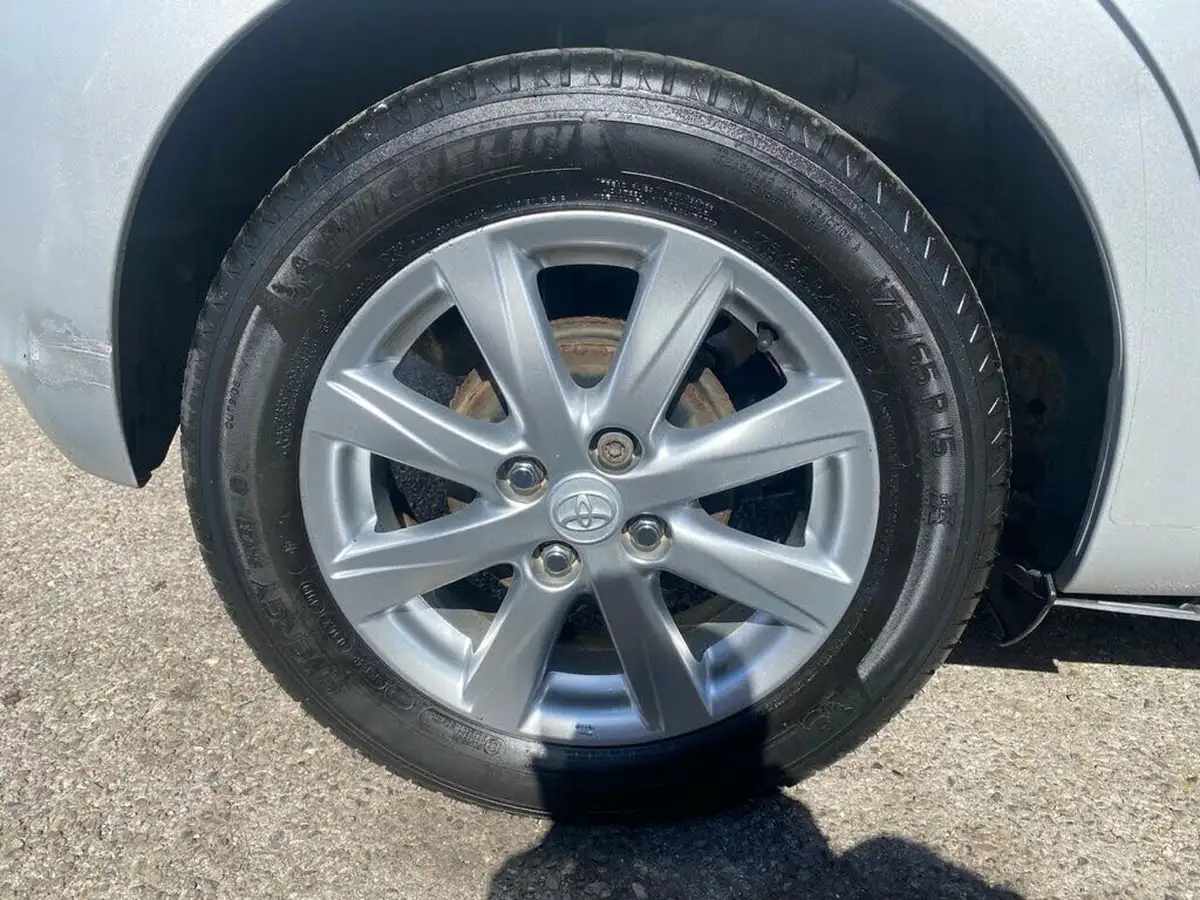 2013-toyota-yaris-133-tr-vvt-i-5d-big-35