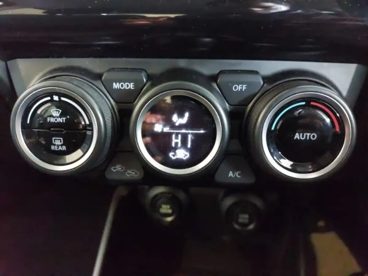 2022-suzuki-swift-12-dualjet-sz5-cvt-big-15