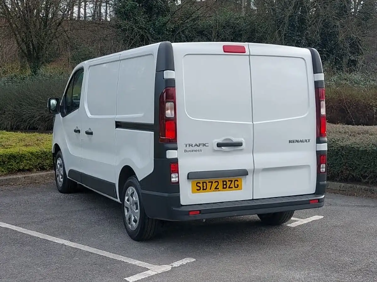 2022-renault-trafic-20dci-sl28-130-business-big-1