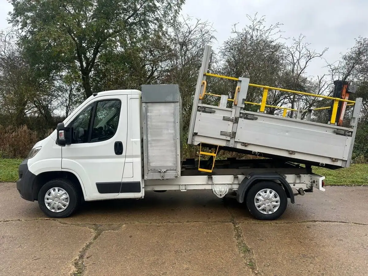 2016-citroen-relay-22td-35-l2-130-chassis-cab-big-2