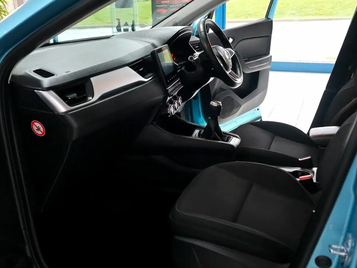 2021-renault-captur-13-tce-iconic-edition-big-3