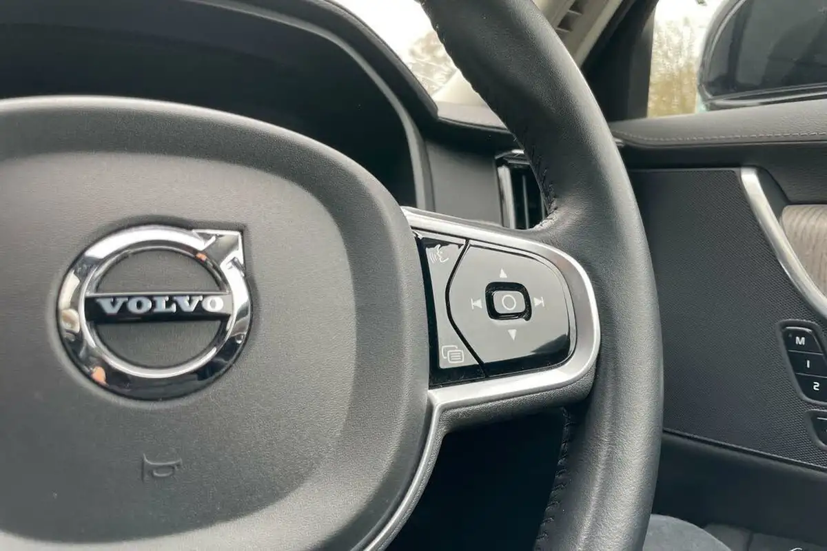 2021-volvo-v90-20-t6-inscription-350bhp-big-35