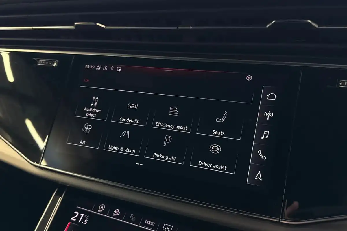 2022-audi-q8-30-55-tfsi-s-line-big-38