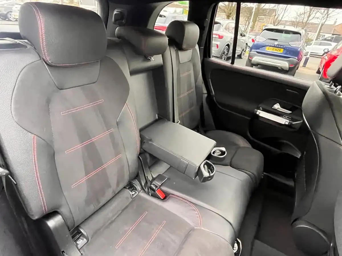 2020-mercedes-benz-glb-class-20d-glb220d-amg-line-premium-5-big-10