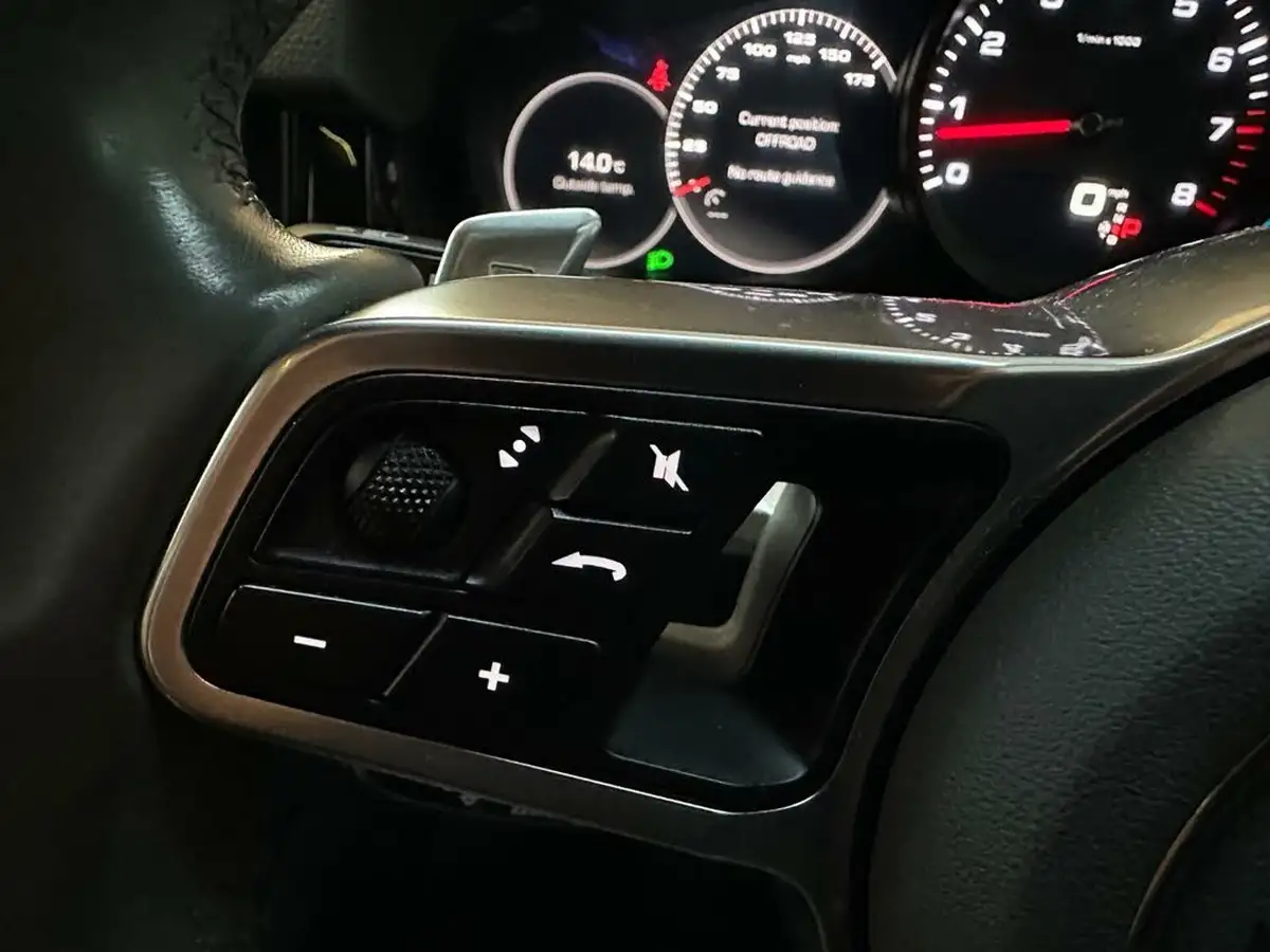 2019-porsche-cayenne-30-v6-coupe-big-45