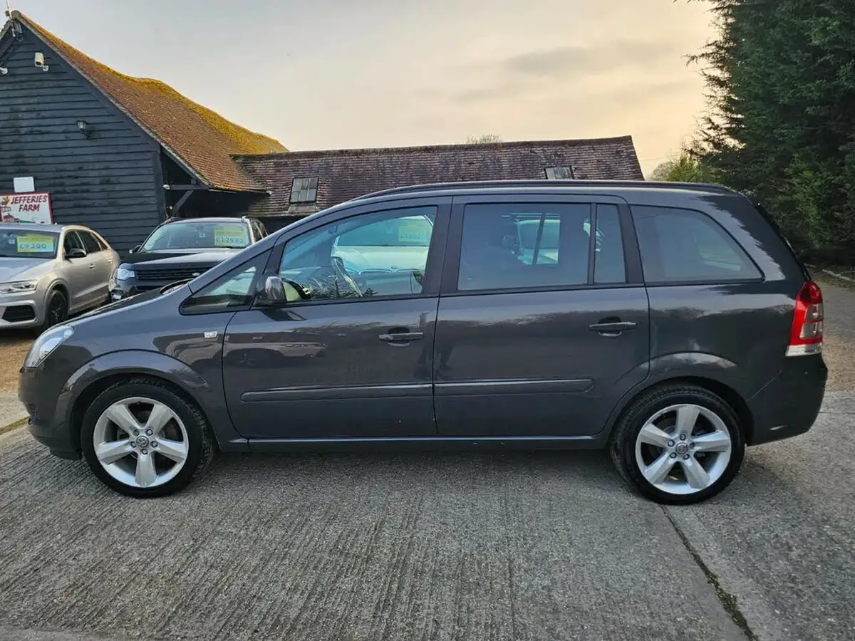 2014-vauxhall-zafira-18-exclusiv-120ps-big-3