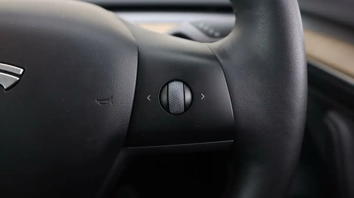 2021-tesla-model-3-e-standard-plus-big-23