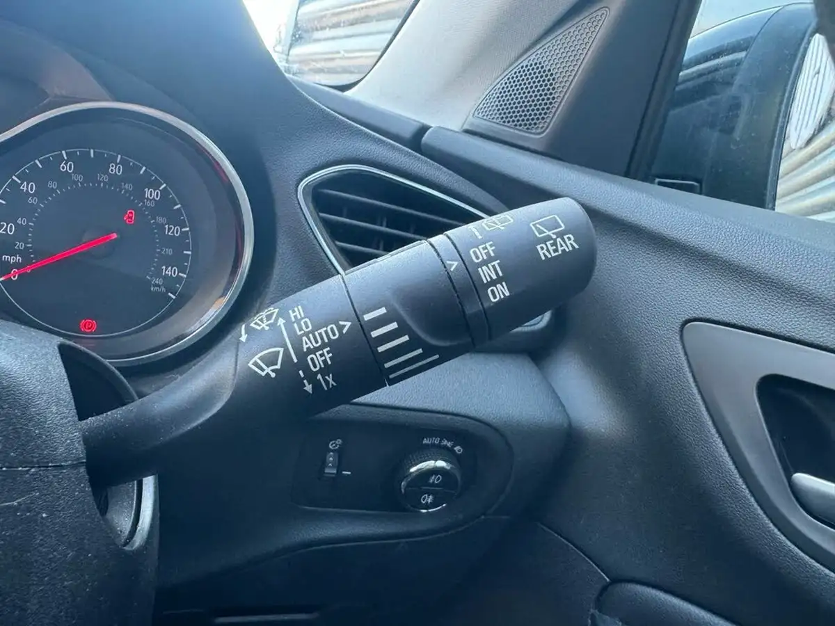 2019-vauxhall-grandland-x-15td-elite-nav-ss-blueinjection-big-23