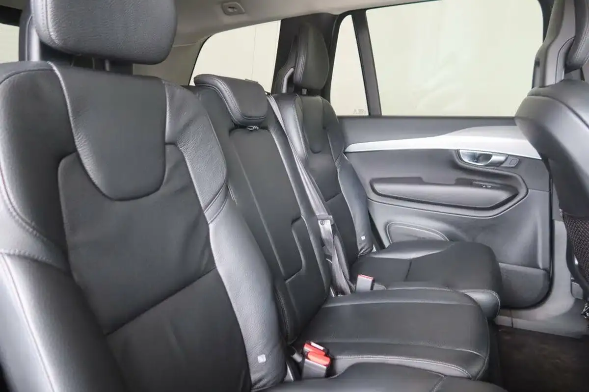 2021-volvo-xc90-20-b5-momentum-big-17