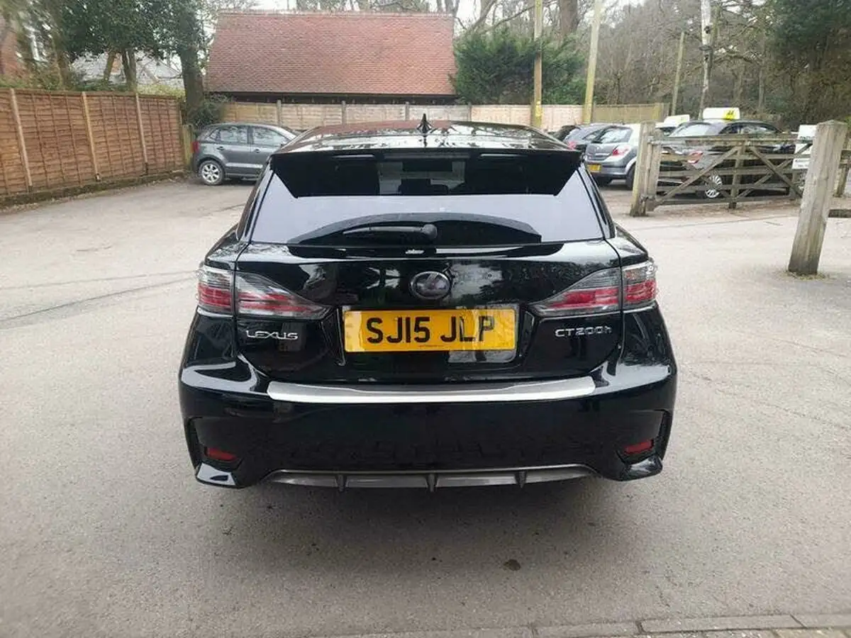 2015-lexus-ct-200h-18-f-sport-cvt-big-5