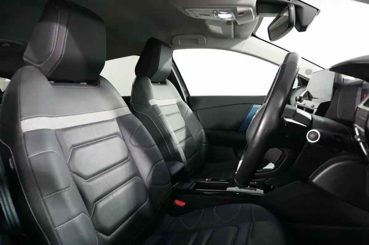 2021-citroen-c4-e-shine-plus-big-9