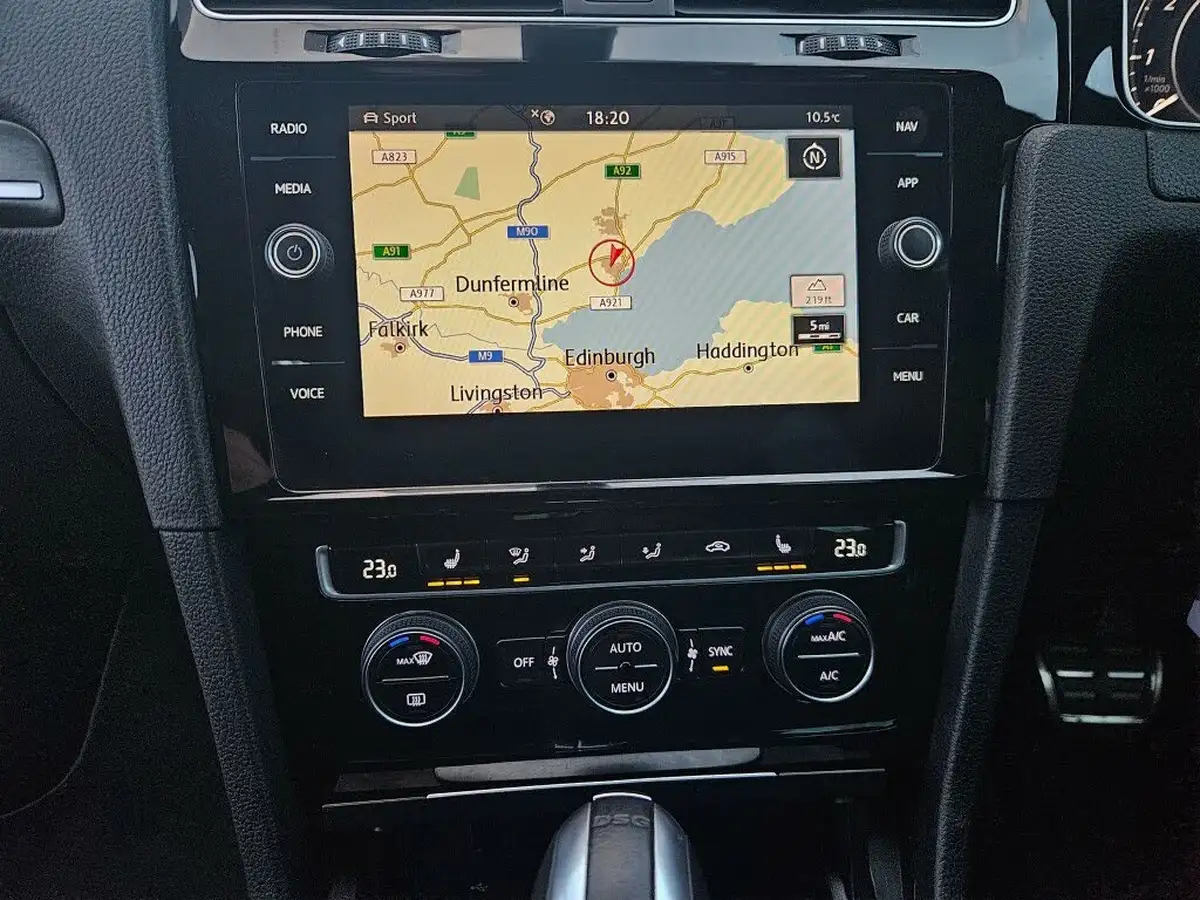 2019-volkswagen-golf-20-tsi-gti-performance-5d-dsg-big-11