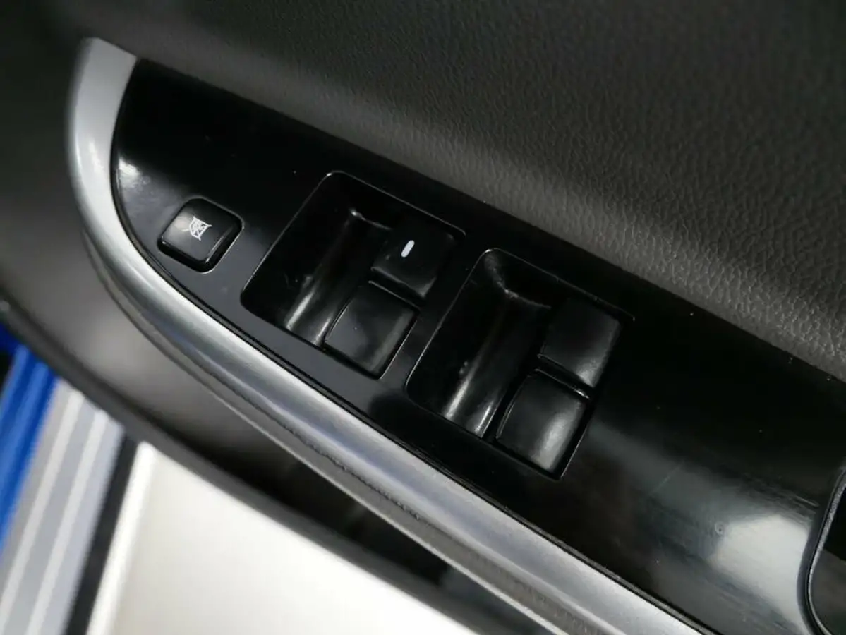 2016-mitsubishi-l200-24di-d-titan-big-29