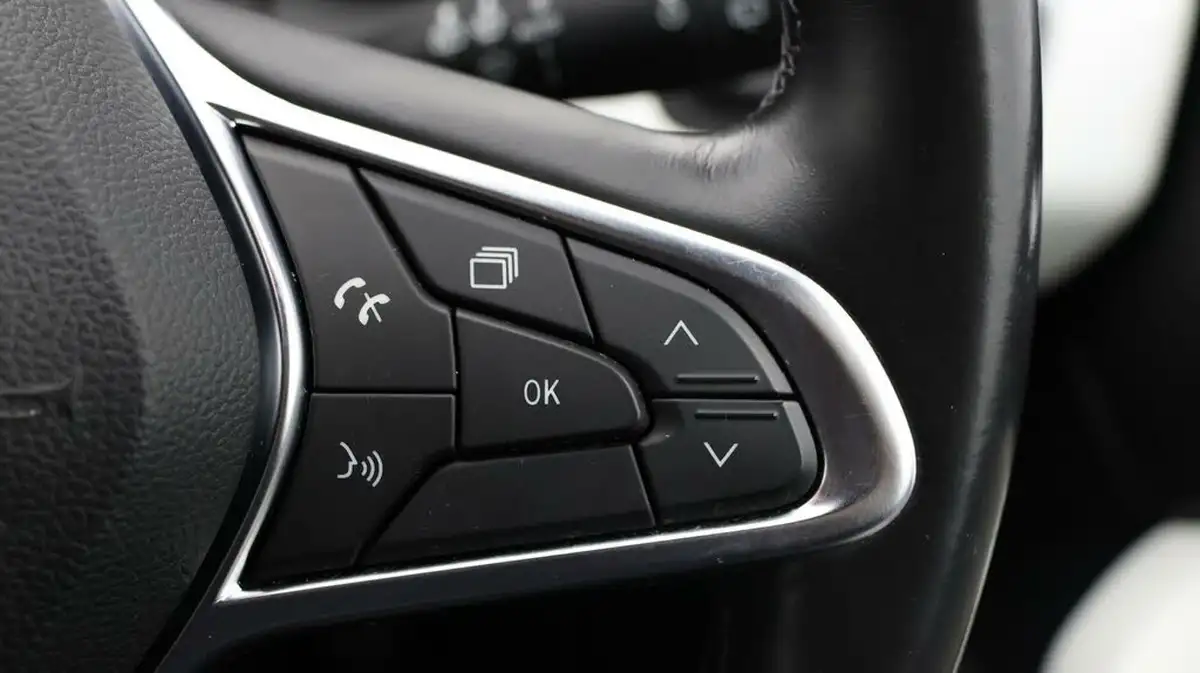 2021-renault-clio-10-tce-s-edition-100bhp-big-21