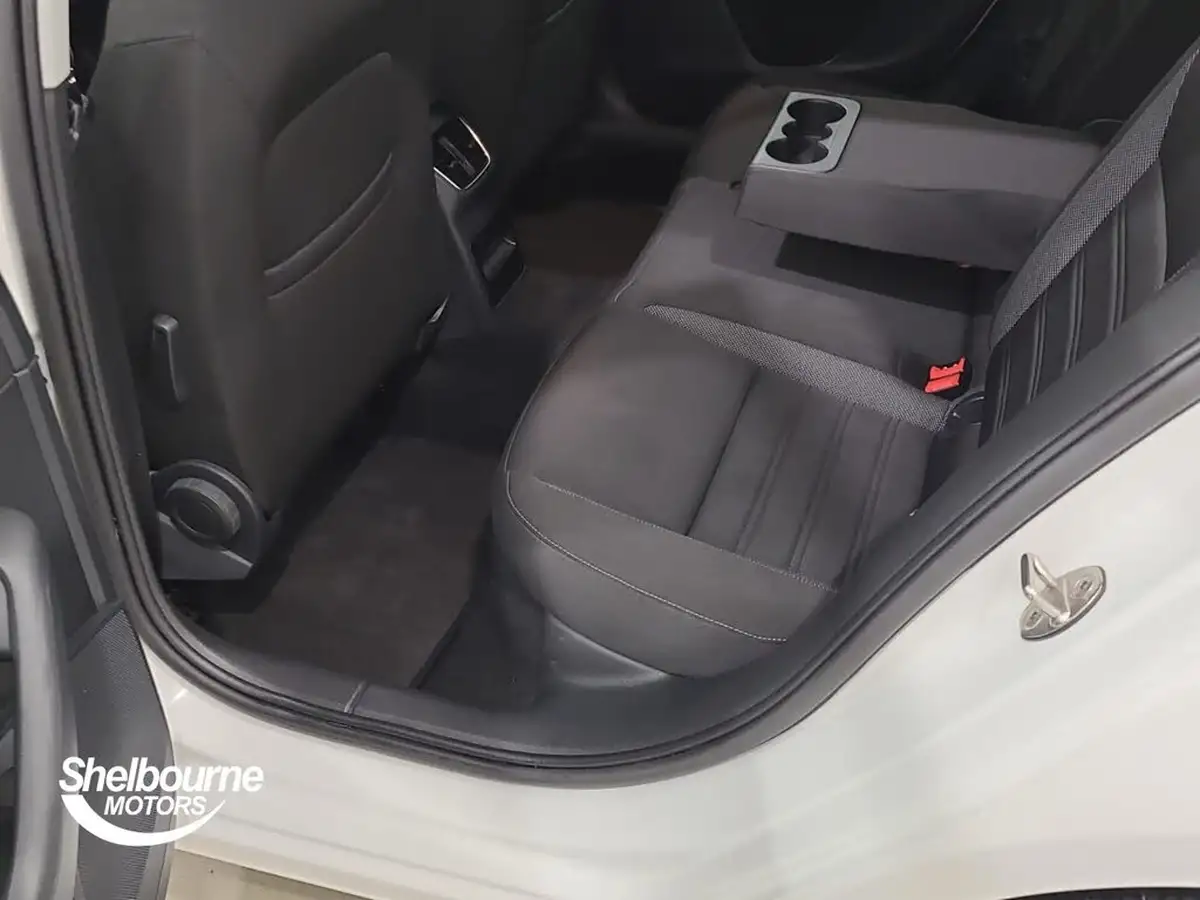 2019-skoda-octavia-16tdi-se-technology-estate-big-8