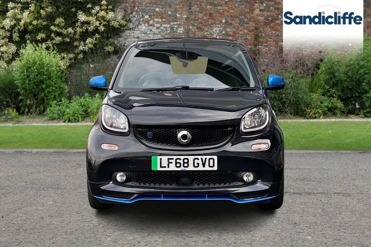 2018-smart-fortwo-eq-edition-nightsky-cabriolet-big-6